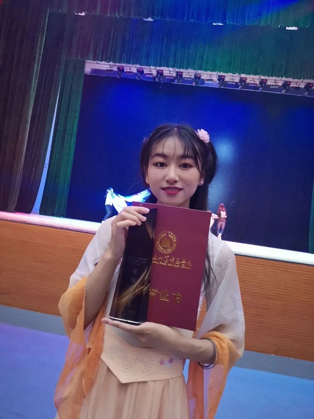 【绿巨人】李晓丹:与艺术的浪漫邂逅